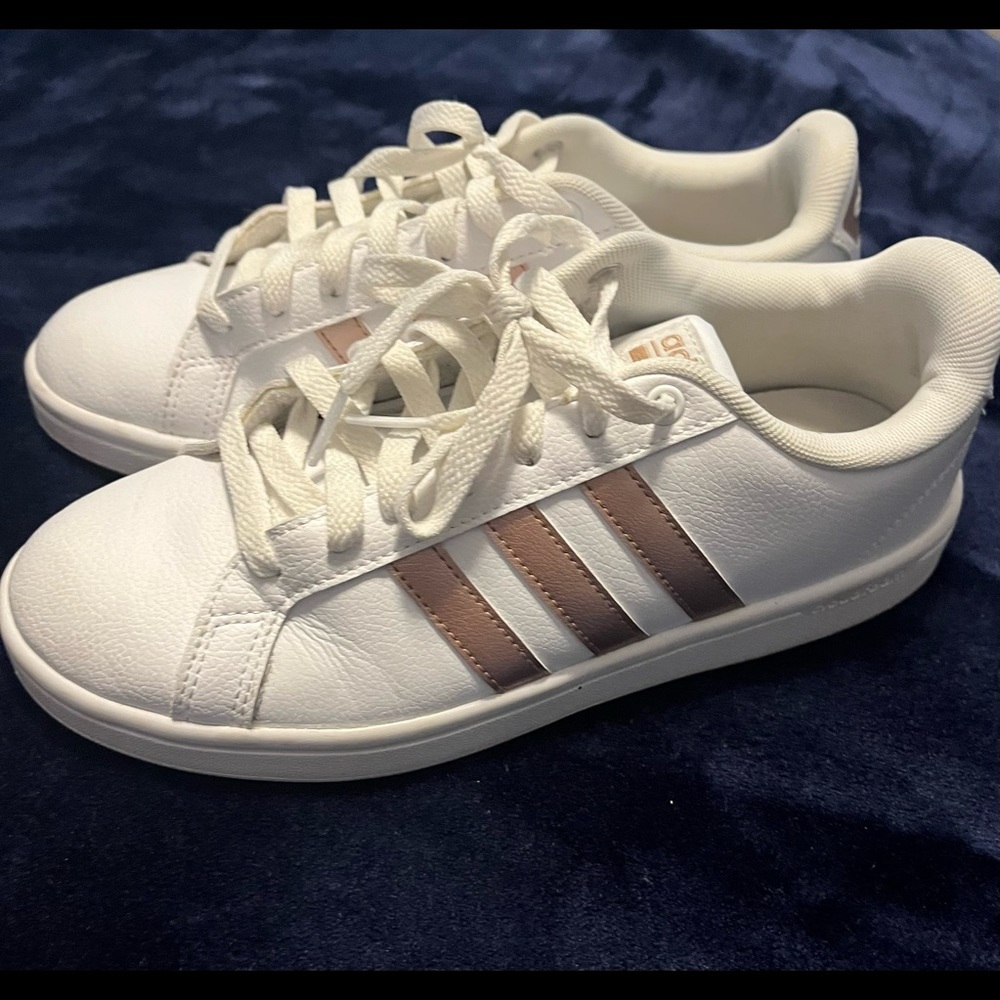 Womens size 7.5 rose gold adidas